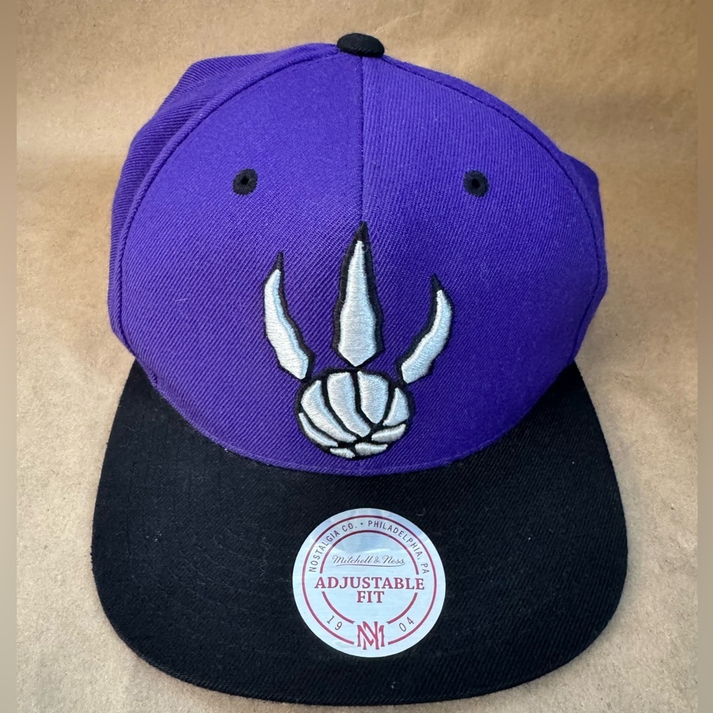 Mitchell & Ness NBA Toronto Raptors Purple & Blk Claw Logo Classic Snap Back Hat